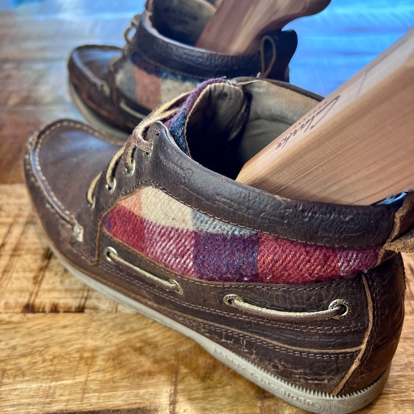 9.5 Flannel Sperry Chukka Boots - Picture 2 of 6